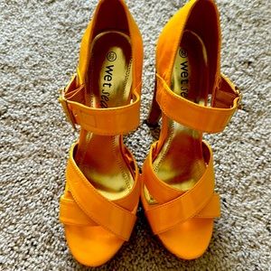 Very cute  sandals 5 inches for heels